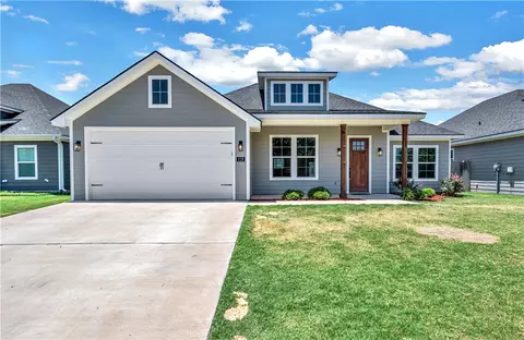 128 Swan Lake Dr, Waco, TX 76708