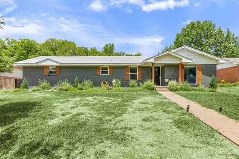 733 Gaywood Dr, Woodway, TX 76712