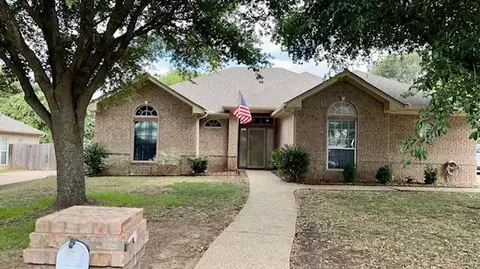 220 Keswick Dr, Hewitt, TX 76643