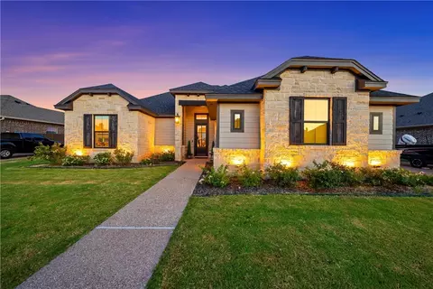 10112 Wildberry Dr, Waco, TX 76712