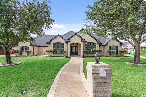 5608 Landsdown Dr, Waco, TX 76708 photo 2