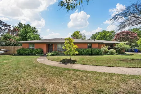 3917 S 3rd St, Waco, TX 76706