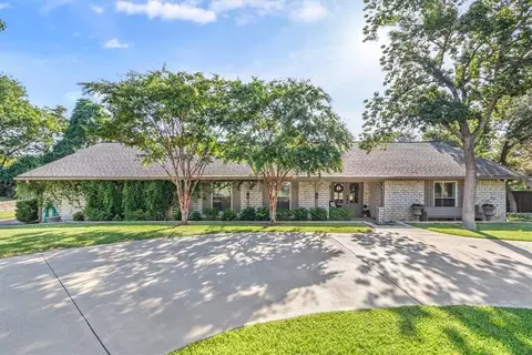 717 Forest Oaks Dr, Woodway, TX 76712