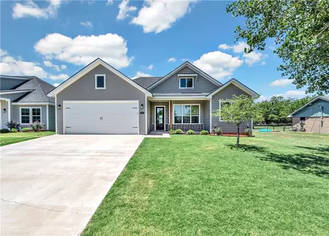 124 Swan Lake Dr, Waco, TX 76708