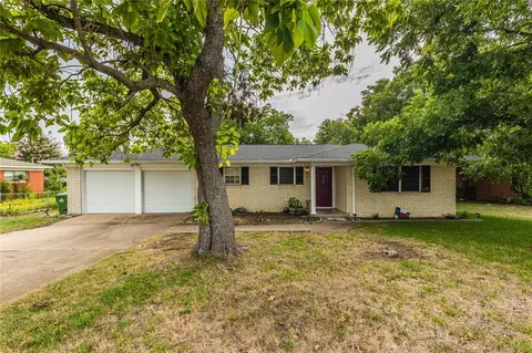 207 Estates Dr, Woodway, TX 76712
