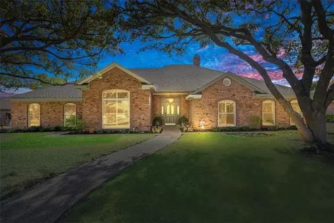 9304 Pioneer Dr, Woodway, TX 76712