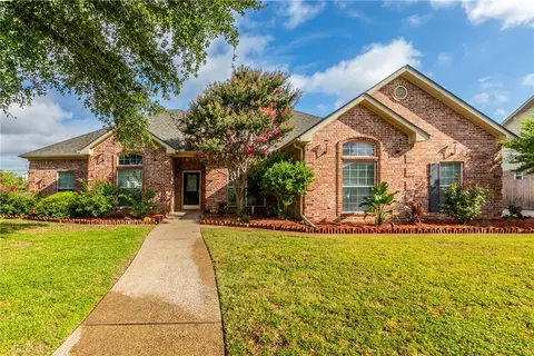 713 Oakmont Dr, Hewitt, TX 76643