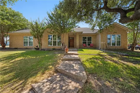 6907 N Lone Star Pkwy, Crawford, TX 76638