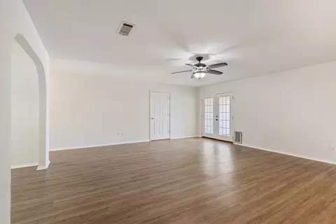 4405 Lacey Cir, Waco, TX 76708 photo 9
