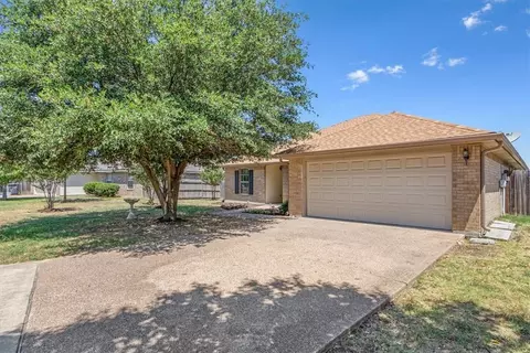 4405 Lacey Cir, Waco, TX 76708 photo 3