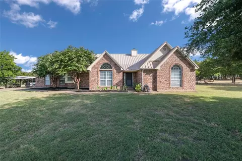 916 Shilling Dr, Elm Mott, TX 76640