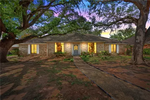 7105 Fish Pond Rd, Waco, TX 76710