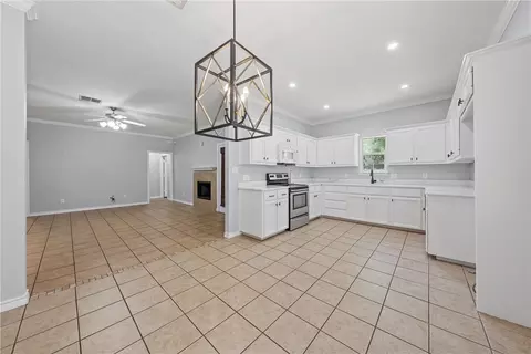 10329 Peony Ln, Waco, TX 76708 photo 3