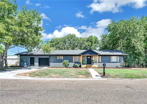 800 Randy Dr, Woodway, TX 76712