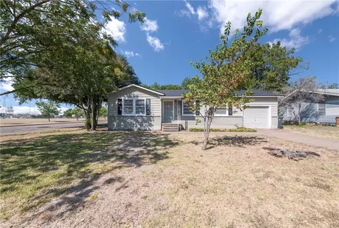 900 N 62nd St, Waco, TX 76710