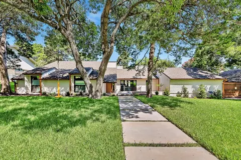 10015 Shadowcrest Dr, Woodway, TX 76712