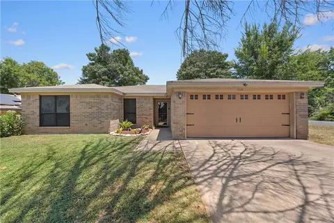 2024 Skylark Dr, Woodway, TX 76712