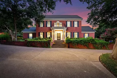 300 Ivy Ann Ct, Woodway, TX 76712