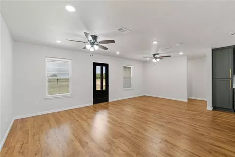 842 Cobbs Ln, Waco, TX 76708 photo 3