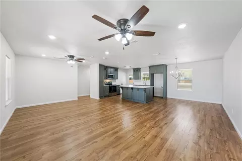 842 Cobbs Ln, Waco, TX 76708 photo 2