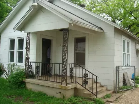 1305 S 15th St, Temple, TX 76504
