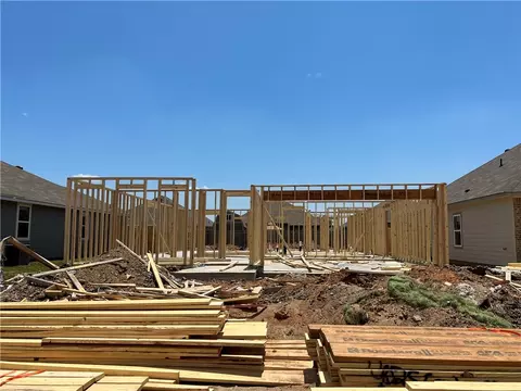 4025 Centerfire Rd, Waco, TX 76705