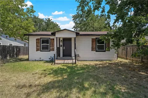 1908 S 14th St, Waco, TX 76706