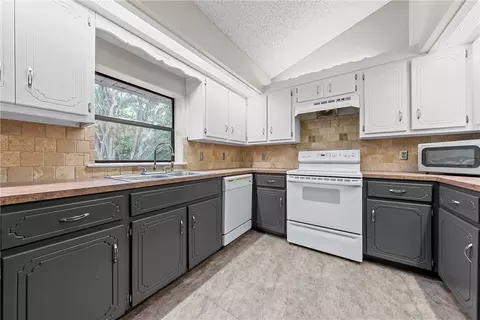 3025 Maple Hill Cir, Waco, TX 76708 photo 14