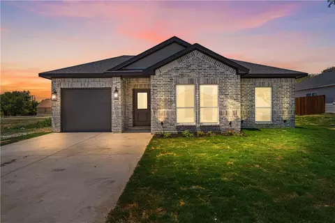 108 Sweeney St, Hillsboro, TX 76645