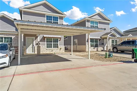 422 Spring St, Mcgregor, TX 76657