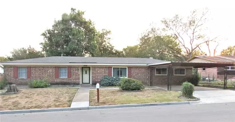 908 Peggy Dr, Robinson, TX 76706