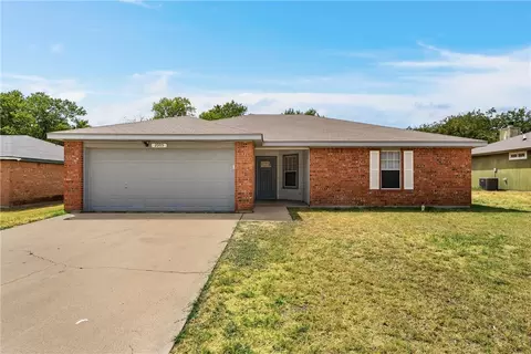 2005 Fleetwood Dr, Killeen, TX 76543