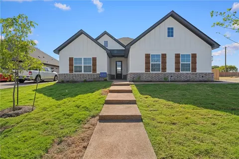 936 Gallant Fox Rd, Hewitt, TX 76643