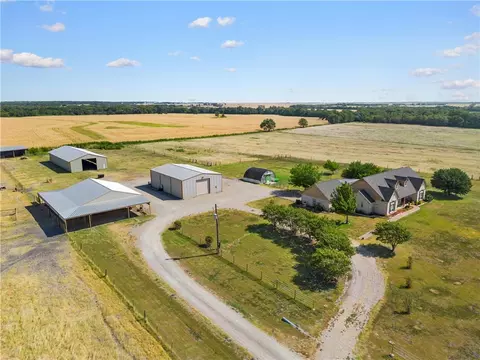 357 Cr 168, Mart, TX 76664 photo 2