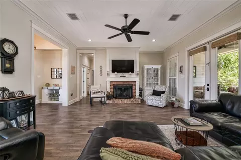 624 Golden Ct, Mcgregor, TX 76657 photo 6