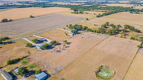 258 Foxtrot Rd, Lorena, TX 76655 photo 2