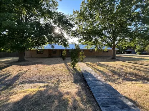 305 N Narcissus, Kosse, TX 76653