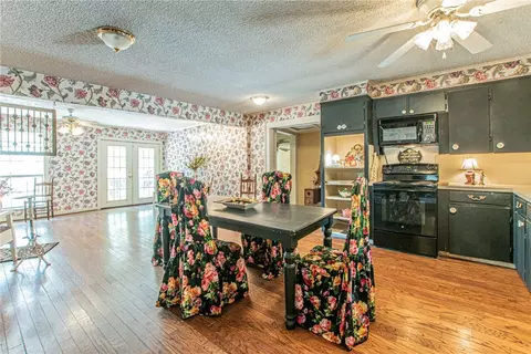 106 N Bordon St, Lorena, TX 76655 photo 6