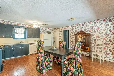 106 N Bordon St, Lorena, TX 76655 photo 7