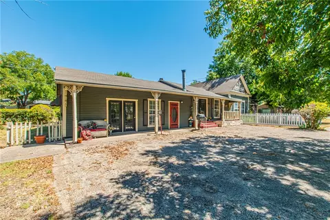 106 N Bordon St, Lorena, TX 76655 photo 2