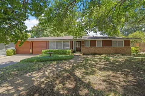 2107 Hermanson Dr, Waco, TX 76710