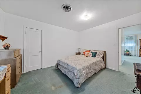 509 Washington St, Mcgregor, TX 76657 photo 5