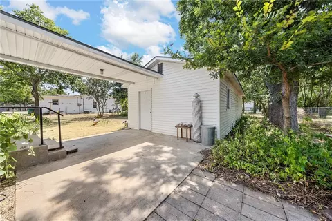 509 Washington St, Mcgregor, TX 76657 photo 13