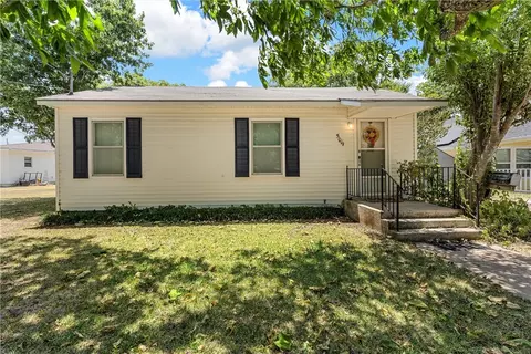 509 Washington St, Mcgregor, TX 76657 photo 2