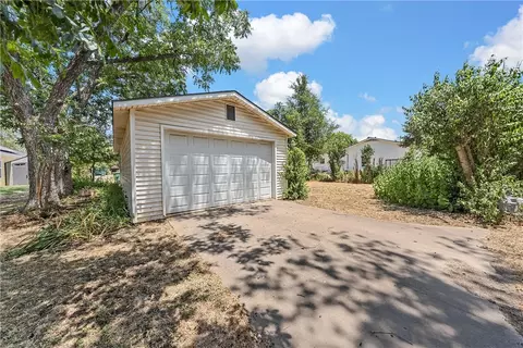 509 Washington St, Mcgregor, TX 76657 photo 15