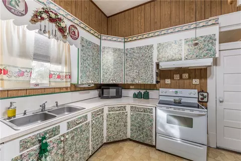 602 E Hackberry, Lott, TX 76656 photo 15