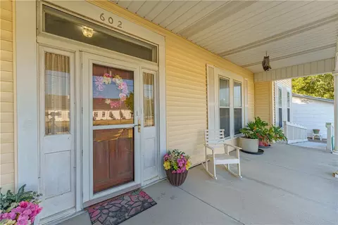 602 E Hackberry, Lott, TX 76656 photo 8
