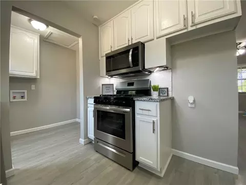 211 Pullen St, Mcgregor, TX 76657 photo 5