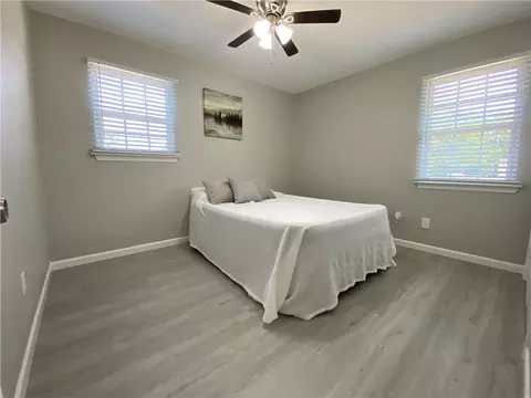 211 Pullen St, Mcgregor, TX 76657 photo 15