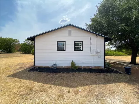 211 Pullen St, Mcgregor, TX 76657 photo 23